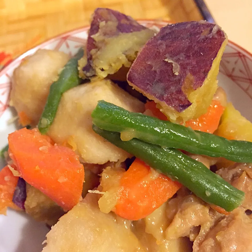 お芋と鶏肉の煮っ転がし|ももさん