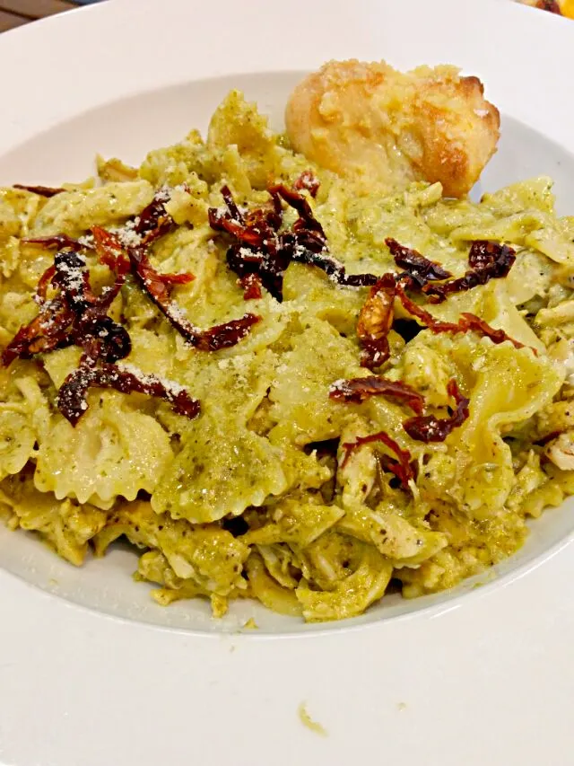 Pesto pasta with chicken|Cherryさん