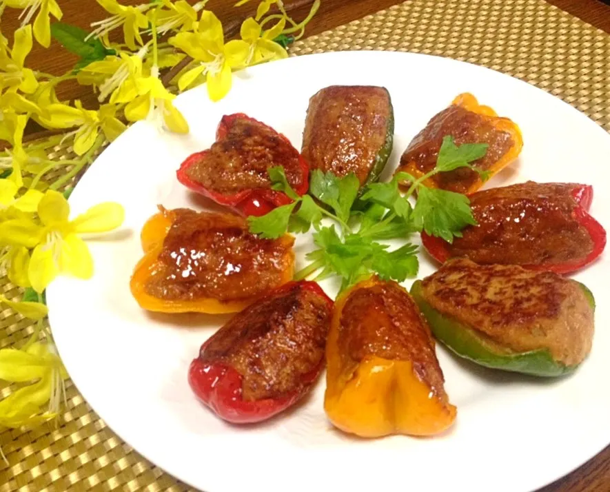 ✨Stuffed green bell pepper & paprika ...ピマン&パプリカの肉詰め😋✨|🌺Sanntina🌺さん