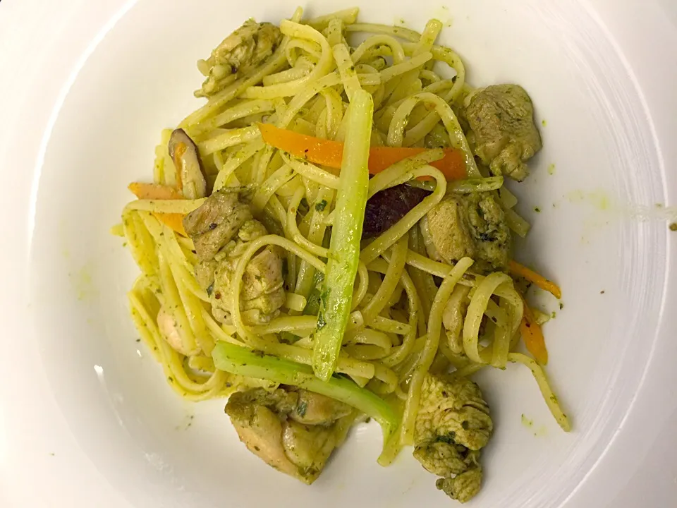 Pesto Chicken Pasta|Colleen Teoさん