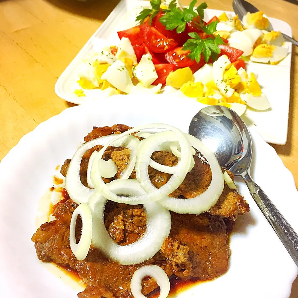 Porkstek and Egg-Tomato Salad|Laarni Nabongさん