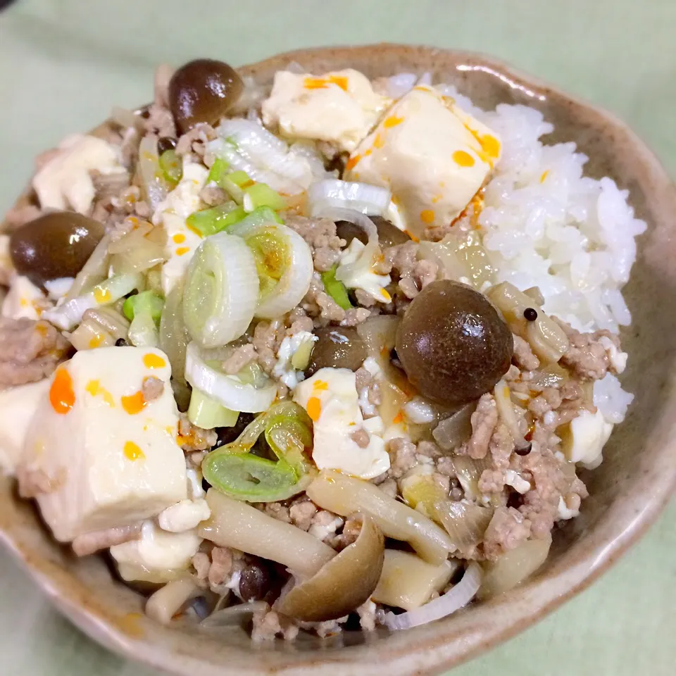 Snapdishの料理写真:ひき肉豆腐の中華丼〜ガッツリあったまろう😆|あまねこ🌿さん