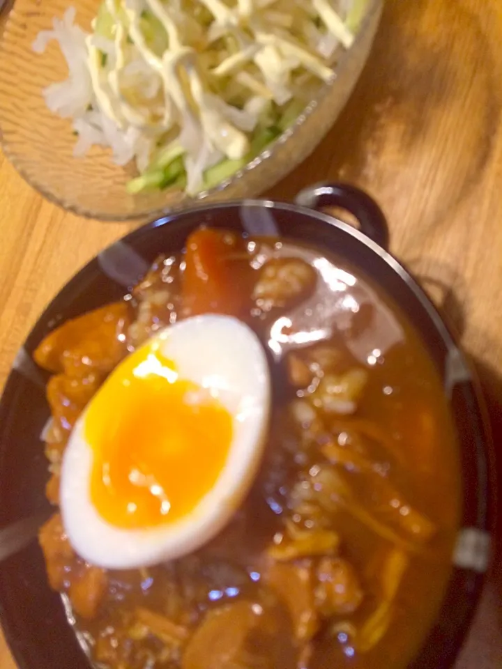 Snapdishの料理写真:半熟ゆで卵でテンションupの2日目のカレー。|pigmegさん