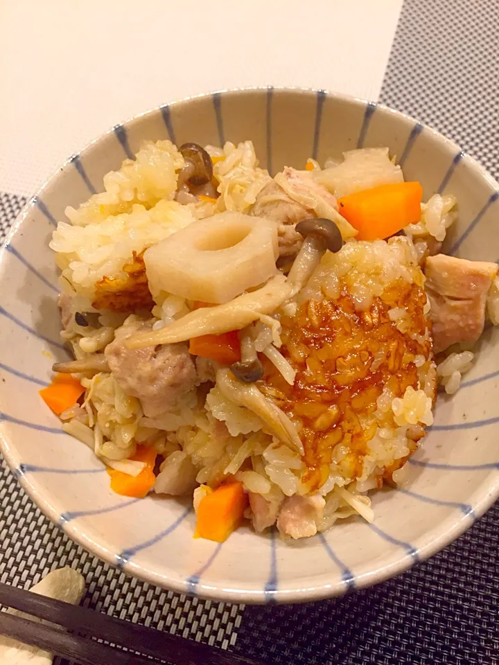 鶏肉とキノコの炊き込み御飯🍄✨|まみりんごさん