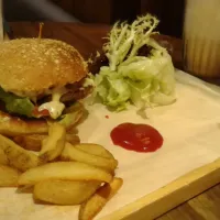 Snapdishの料理写真:Hamburger|Koryさん