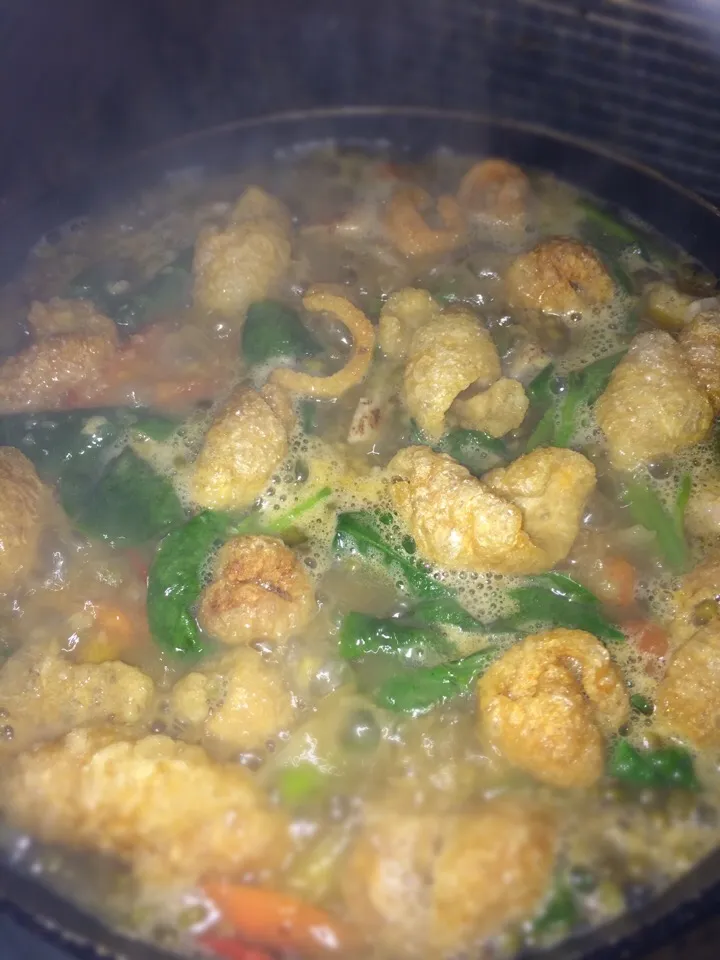 Snapdishの料理写真:Munggo with chicharon bulaklak|sharmellさん