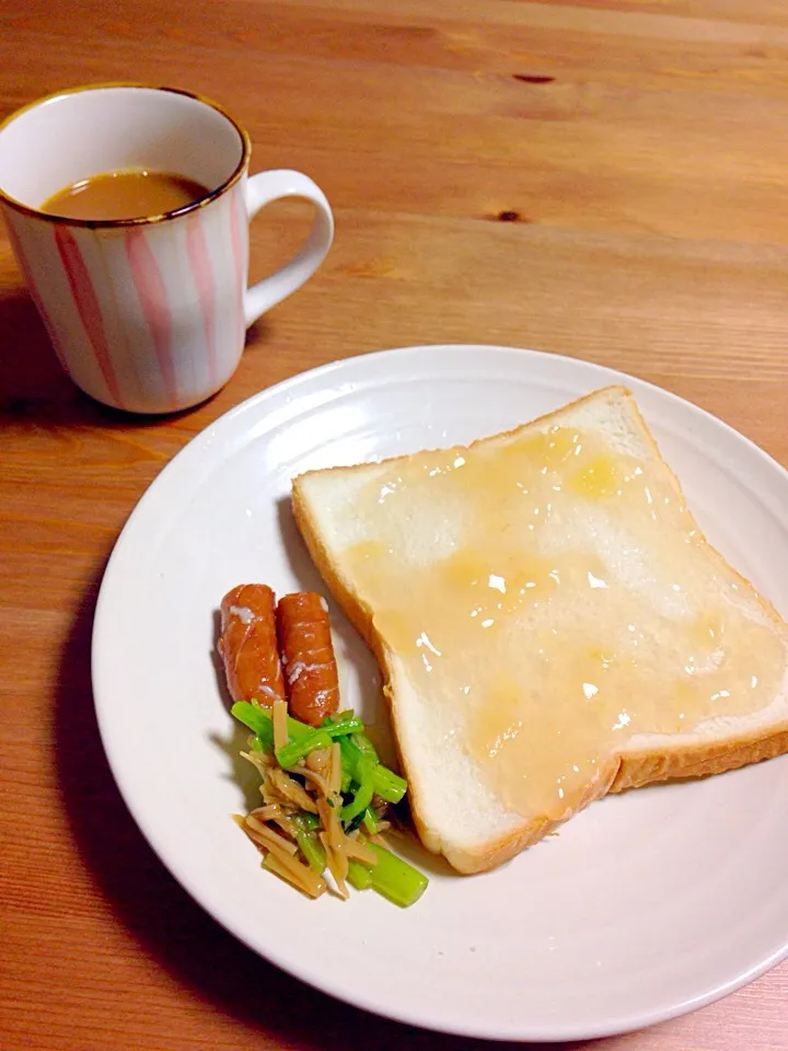 マヨ焼きウインナー  小松菜のなめ茸和え  りんごジャムトースト|Shirokoさん