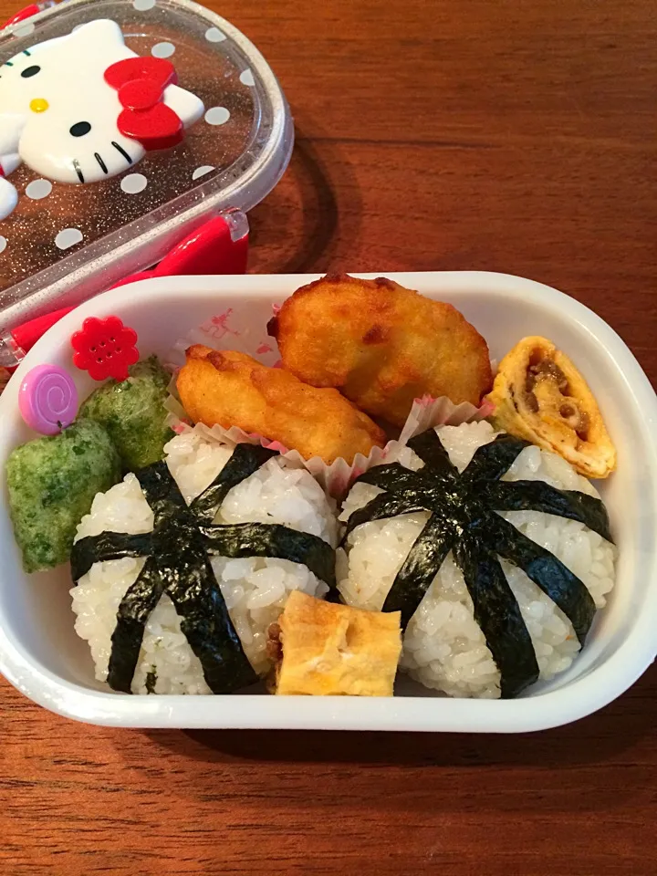 Snapdishの料理写真:kiriのクリームチーズ入りナゲット気に入ってくれるかな〜？弁当|ぴいさん