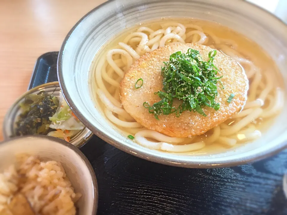 丸天うどんとかしわ飯|naoko shimoshimbaraさん