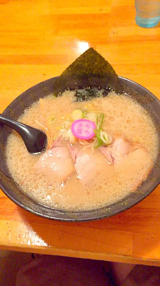 Snapdishの料理写真:とんこつラーメン|doalaさん