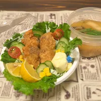 Snapdishの料理写真:唐揚げ丼 お味噌汁付き|なつさん