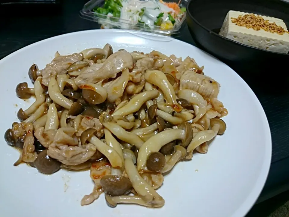 しめじと豚肉のオイスターソースいため|けんけんけん(自炊１年生)さん