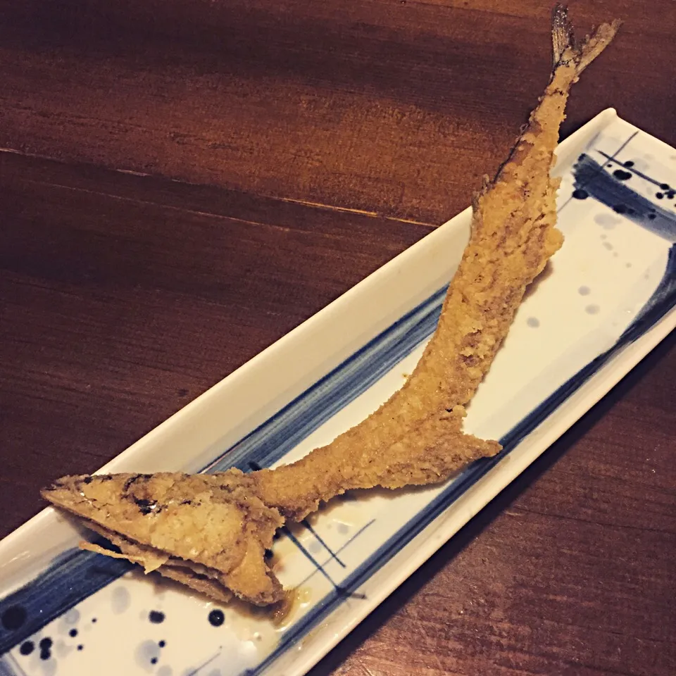 Snapdishの料理写真:たまには、乾杯しに。秋刀魚の骨煎餅。|Araki1118さん