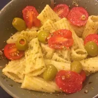 Rigatoni Pesto Alla Genovese topped with grape Tomatoes & green Olives.|Timiko Jacqueline Marshallさん