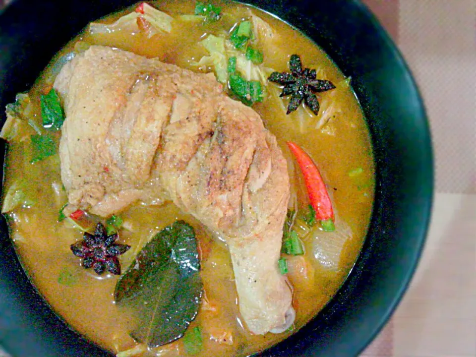 Tom Yum Gai (Hot n Sour Chicken Soup) Thai dish √|🌼 Pooja's Kitchenette 🌼さん