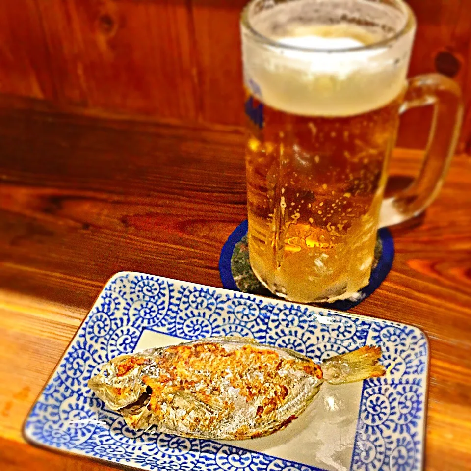 昨夜の一酒一肴『生ビール』と『バケラの塩焼き』|ち〜おんさん