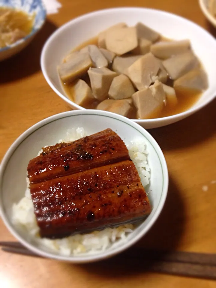 今夜のおかず
鰻♡と里芋の煮物…あと。厚揚げも煮たけど一緒に写さなかった（笑）|kiroさん