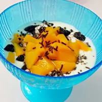 Low Fat Yoghurt + Crushed Oreo + Peaches + Choc Rice