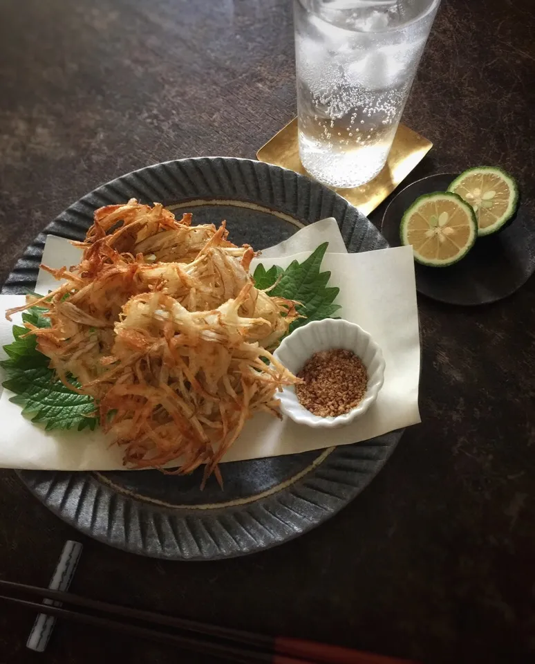 晩酌セット                                                  
牛蒡のかき揚げ                                      シークワーサーサワー|NOKKIさん