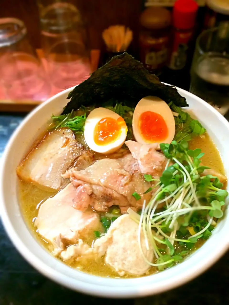 Snapdishの料理写真:鶏エスプレッソラーメン＋特製全部のせ〜（＾Ｏ＾☆♪|morimi32さん