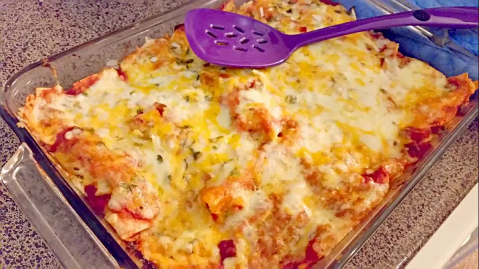 cheesy chicken enchiladas|Jessicaさん