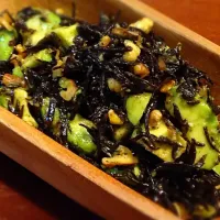 OMさんの料理 Marinated salad of marine-plants“Hijiki” with Japanese black seven pepper/黒七味を効かせたアボカドと芽ひじきのマリネサラダ