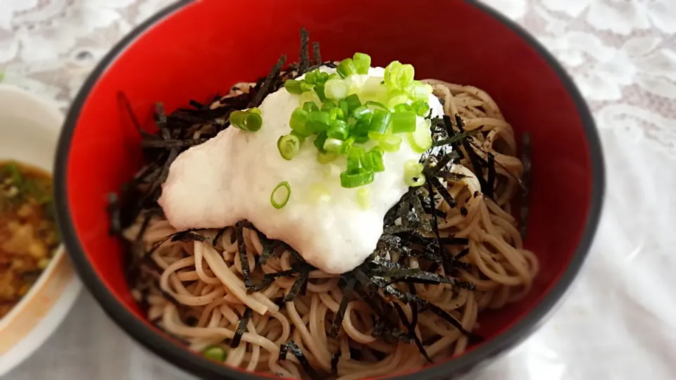 今日の昼飯は家でとろろ蕎麦😊
今日も蕎麦食べてしまった。笑|Mitsuhiro.Sさん