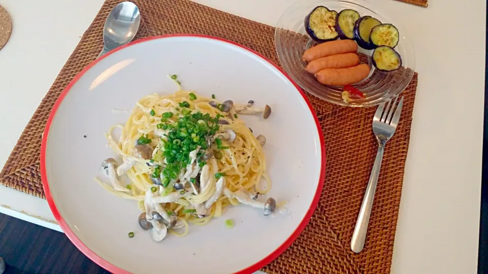 今日の夕食 明太クリームパスタ、焼きナスのマリネ、ソーセージ|pinknari🐰🌈さん