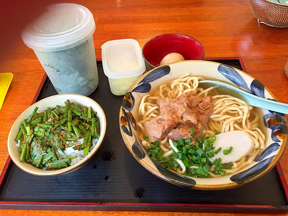 Snapdishの料理写真:軟骨ソーキそばとたから家飯(辛味噌ニラごはんと煮卵)|麦汁さん