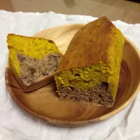 Snapdishの料理写真:カボチャと小豆のケーキ 断面図|Ayako Tamuraさん