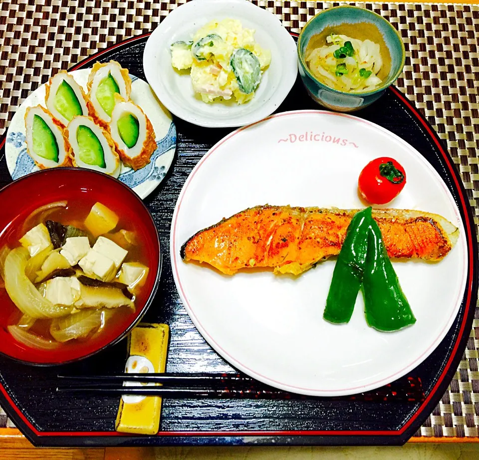 常備菜と香草鮭焼+明太ししゃもキクラゲ丼の晩御飯で楽しちゃいました💦|keikoさん