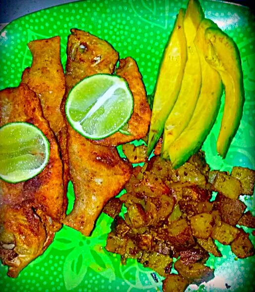 Roasted Garlic Cajun Potatoes Fried Fish Sweet Avocado|Juan Simmsさん