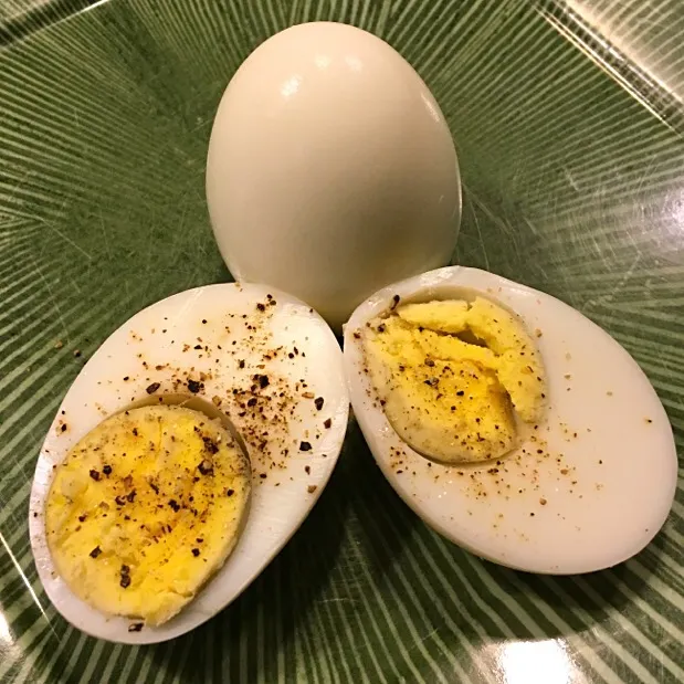 Healthy snack - hard boiled egg|Ashley Jackさん