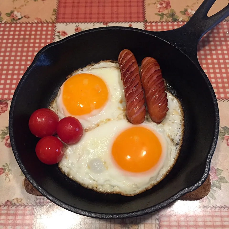 ロッジのスキレットde目玉焼き🍳|＊ゆみしぼり＊さん