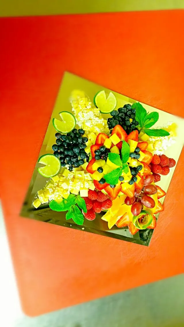 banquet fruit cheese tray|alex mayburyさん