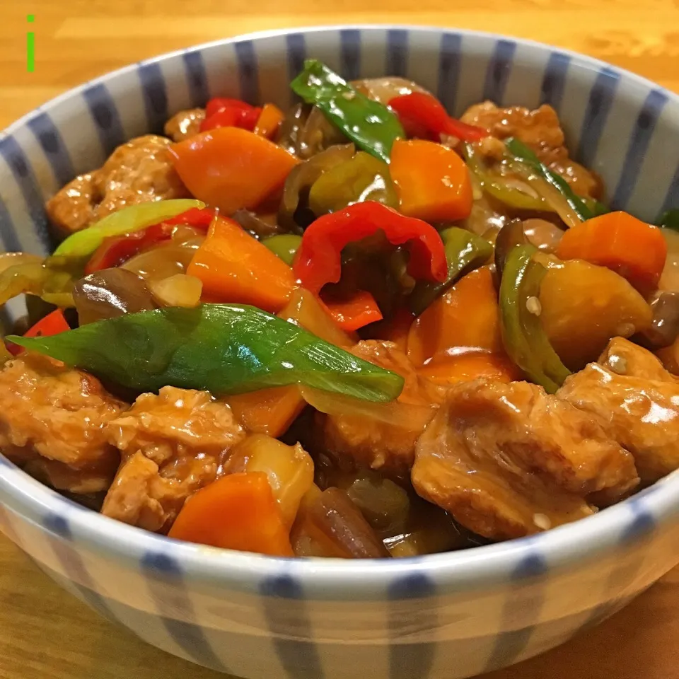 大豆ミートでベジタリアン酢豚 【Sweet and sour soy-pork】♯MeatFreeMonday|izoomさん