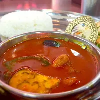 Snapdishの料理写真:Nepali Soup Curry 鶏肉と野菜にスパイシーなオトナのカレー|zeroさん