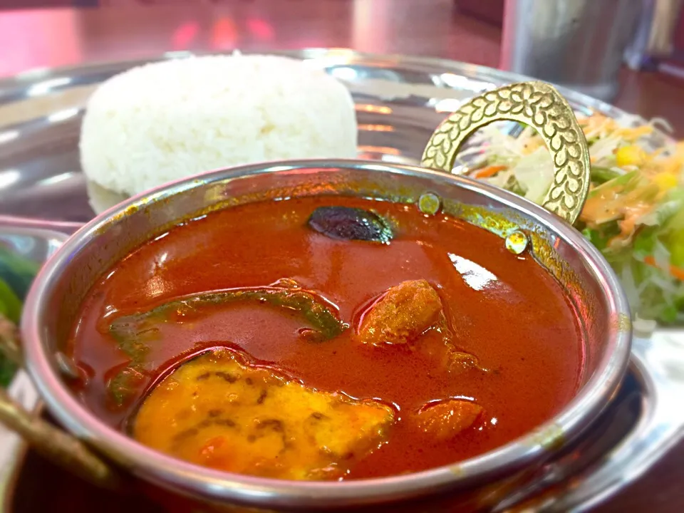 Nepali Soup Curry 鶏肉と野菜にスパイシーなオトナのカレー|zeroさん