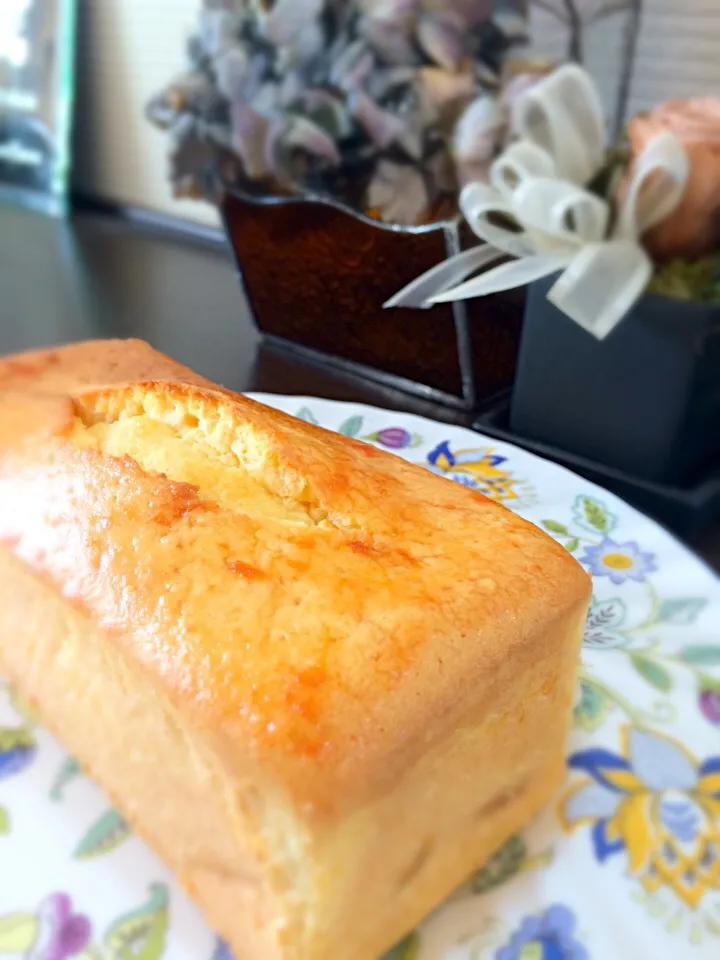 レモンとプラリネとホワイトチョコレートのパウンドケーキ🍋|ラパンマロンさん