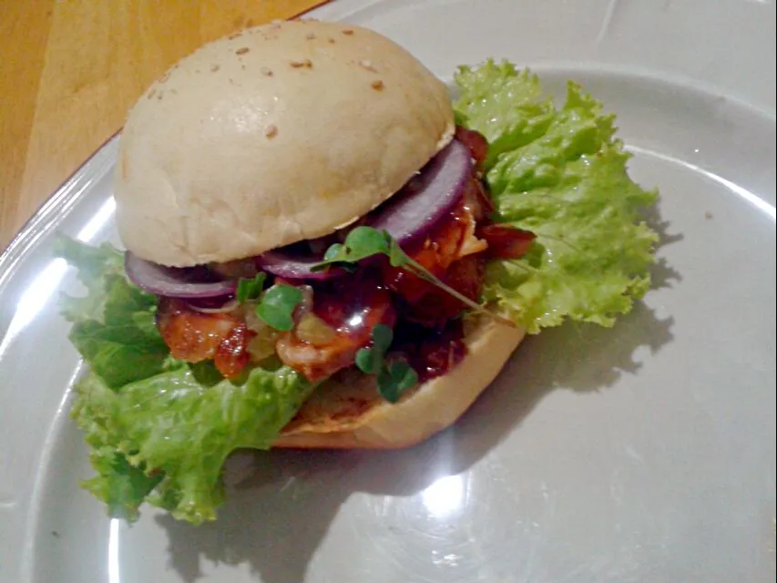 spicy pork bbq burger. h0memade|hungry_picassoさん