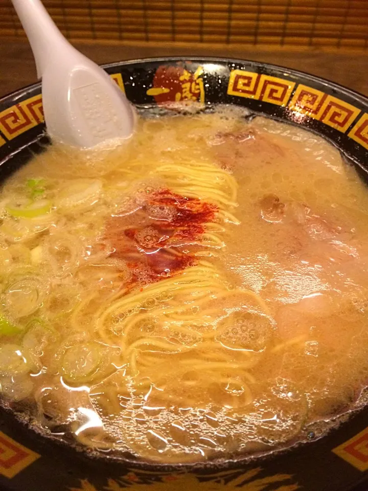 Snapdishの料理写真:一蘭の濃厚豚骨ラーメン|ともこさん