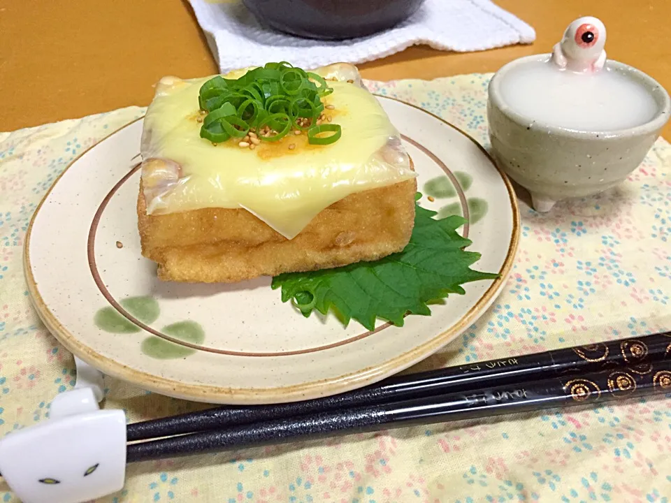 Snapdishの料理写真:厚揚げのチーズ焼き!  (^-^)|Kei Satoさん