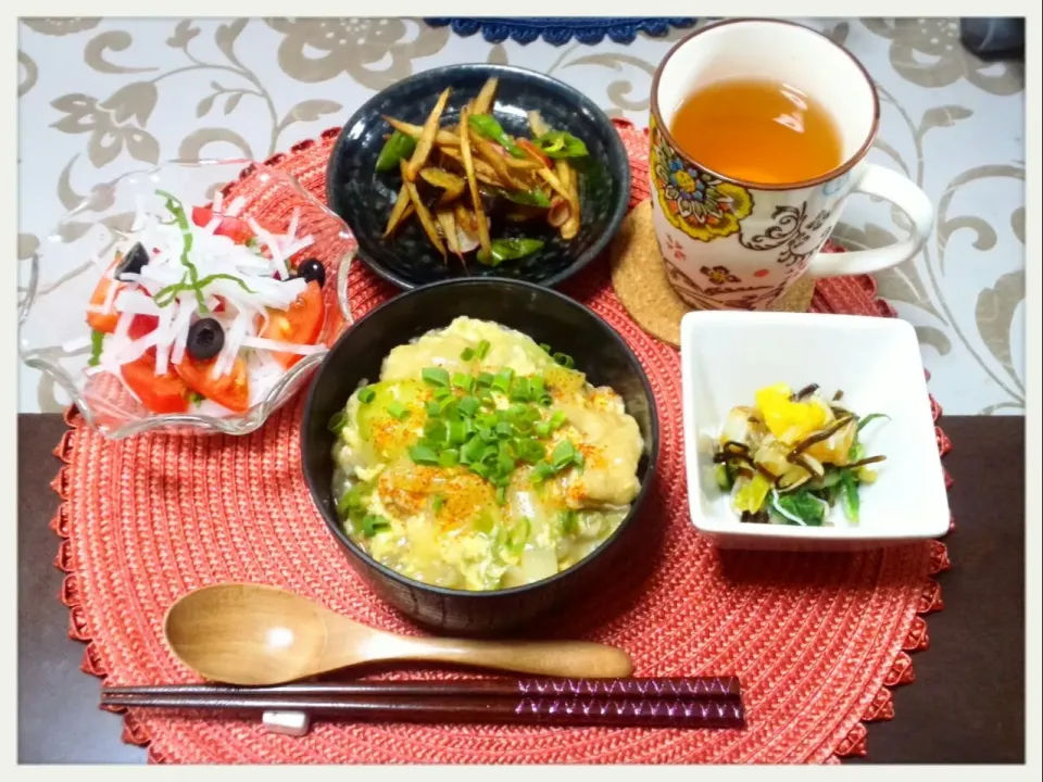 海鮮玉子とじ
茄子とごぼうの味噌炒め
白菜おひたし
大根サラダ|misaさん