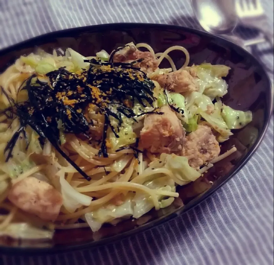 《余り物でパスタ♪》 #和風パスタ #パスタ #キャベツ #缶詰 #からすみ|erichiさん