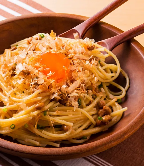 卵黄漬けのっけパスタ|いいだし、いい鰹節。ヤマキさん