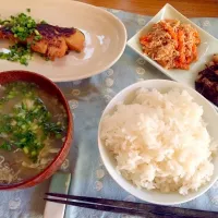 朝ごはん★鱈の味噌漬け焼き、ひじきの煮物、えのきとにんじんのたらこ炒め、みょうがのお吸い物、ごはん