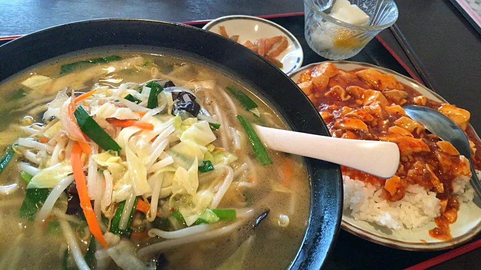 【日替定食】野菜タンメンと小麻婆豆腐丼を頂きました。|momongatomoさん