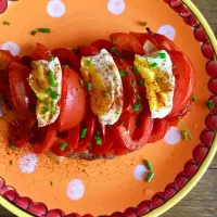 Spelt Bread. Spicy Hummus. Onion. Capsicum. Tomatoes. Soft-boiled Eggs. Chives. Chili.|Safiraさん