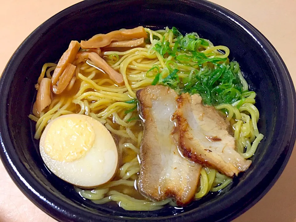 醤油ラーメン|マハロ菊池さん