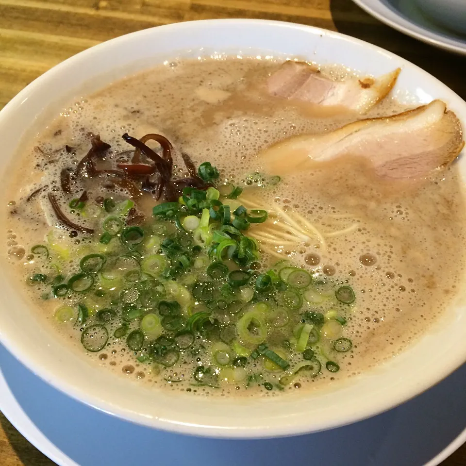 【参考】普通の豚骨ラーメン✧|たけさん